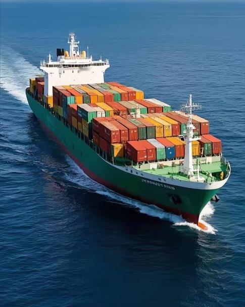 中国是动真格了，也是给台湾当局定规矩：凡是民用货轮驶入台海区域非法运输武器等军用