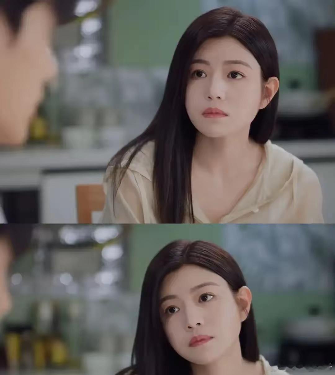 陈妍希在《狙击蝴蝶》里的单亲妈妈，真是演到了人心坎里，孩子发烧时她抱着狂奔，镜头