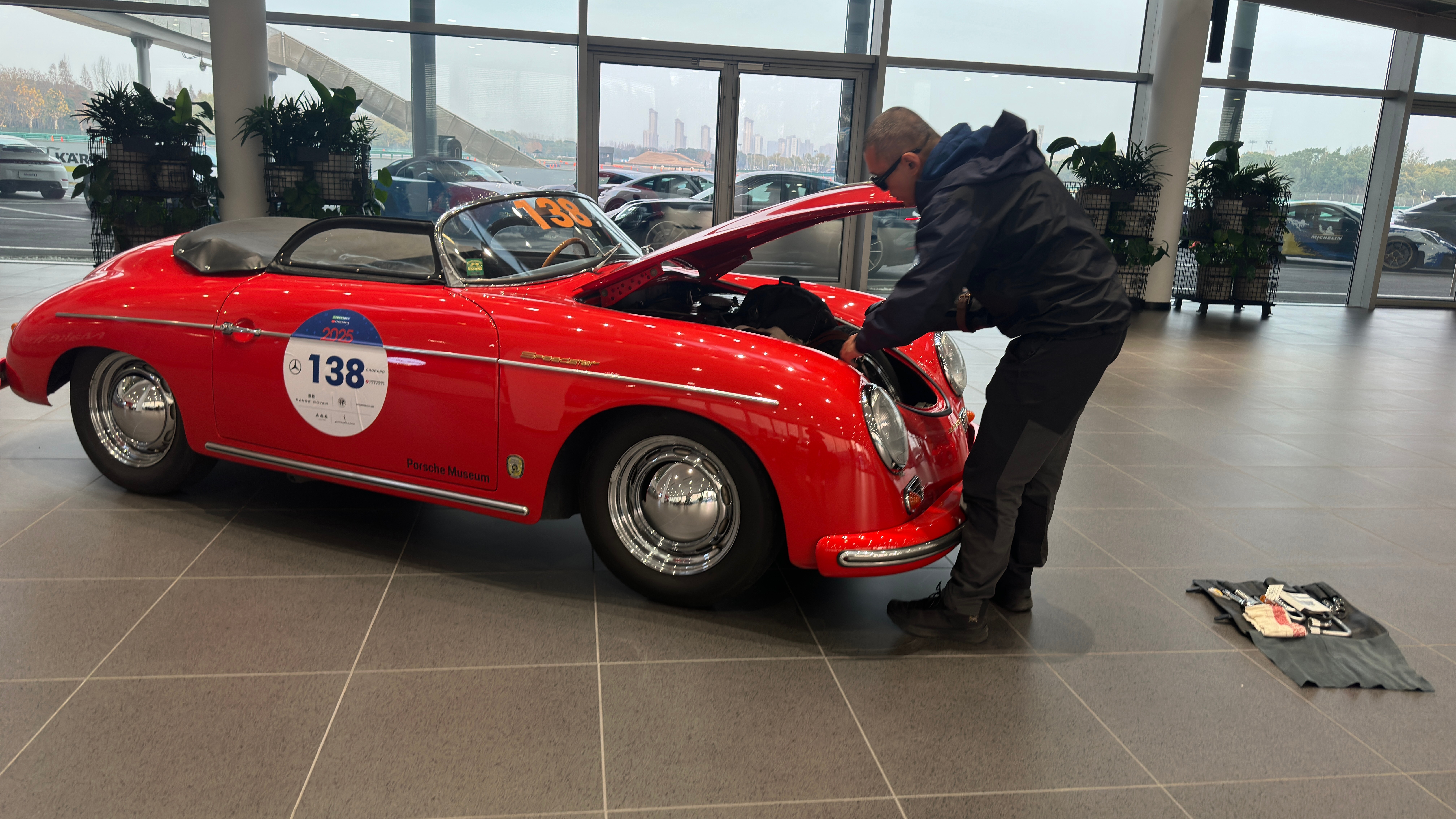 前几天不是试驾了一帮老家伙么？914/6，F-Model Targa，928，9