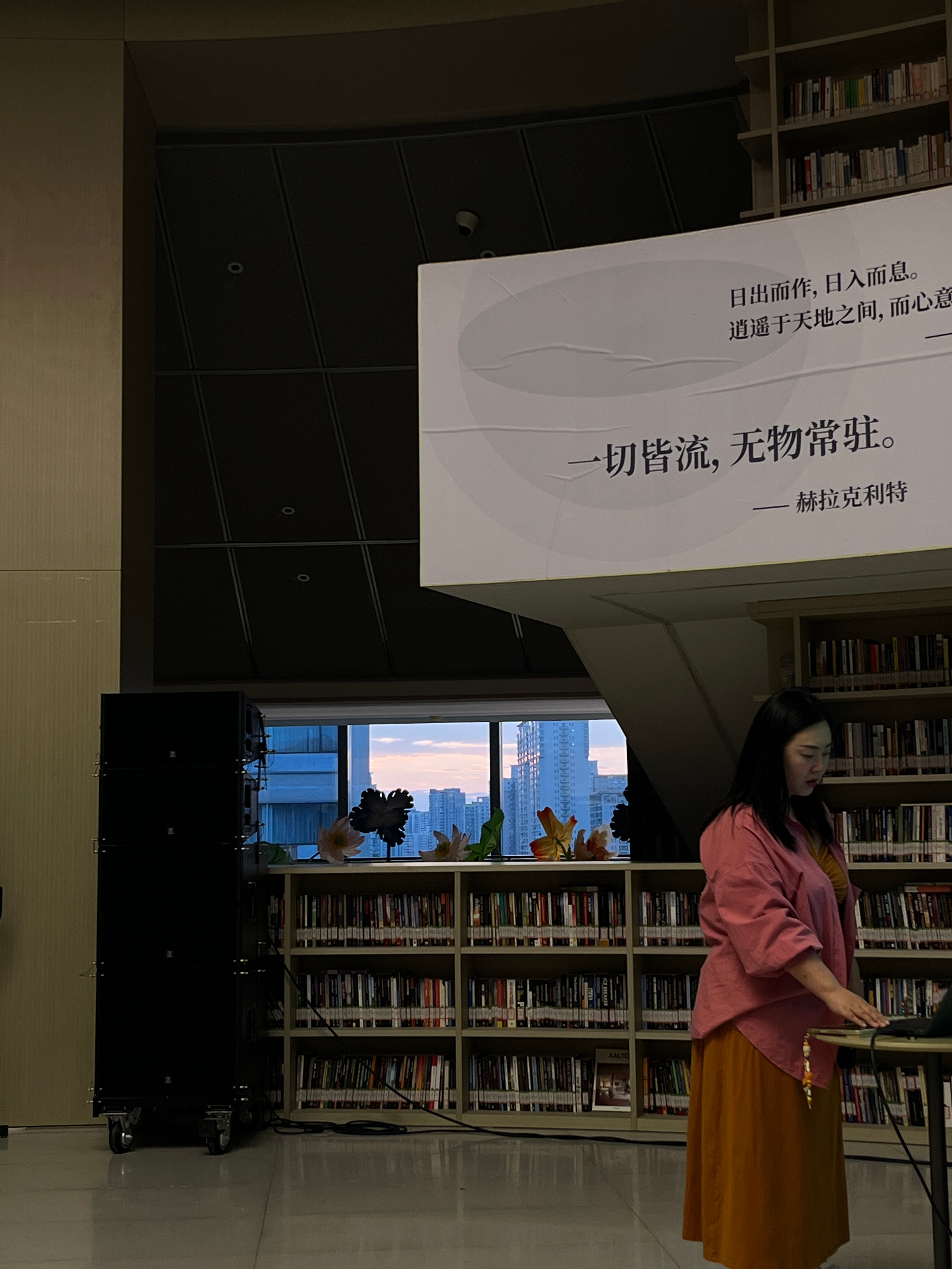 望京小街好久没来。我四五年前在望京soho上班的时候，前领导和老板带我们一起来这