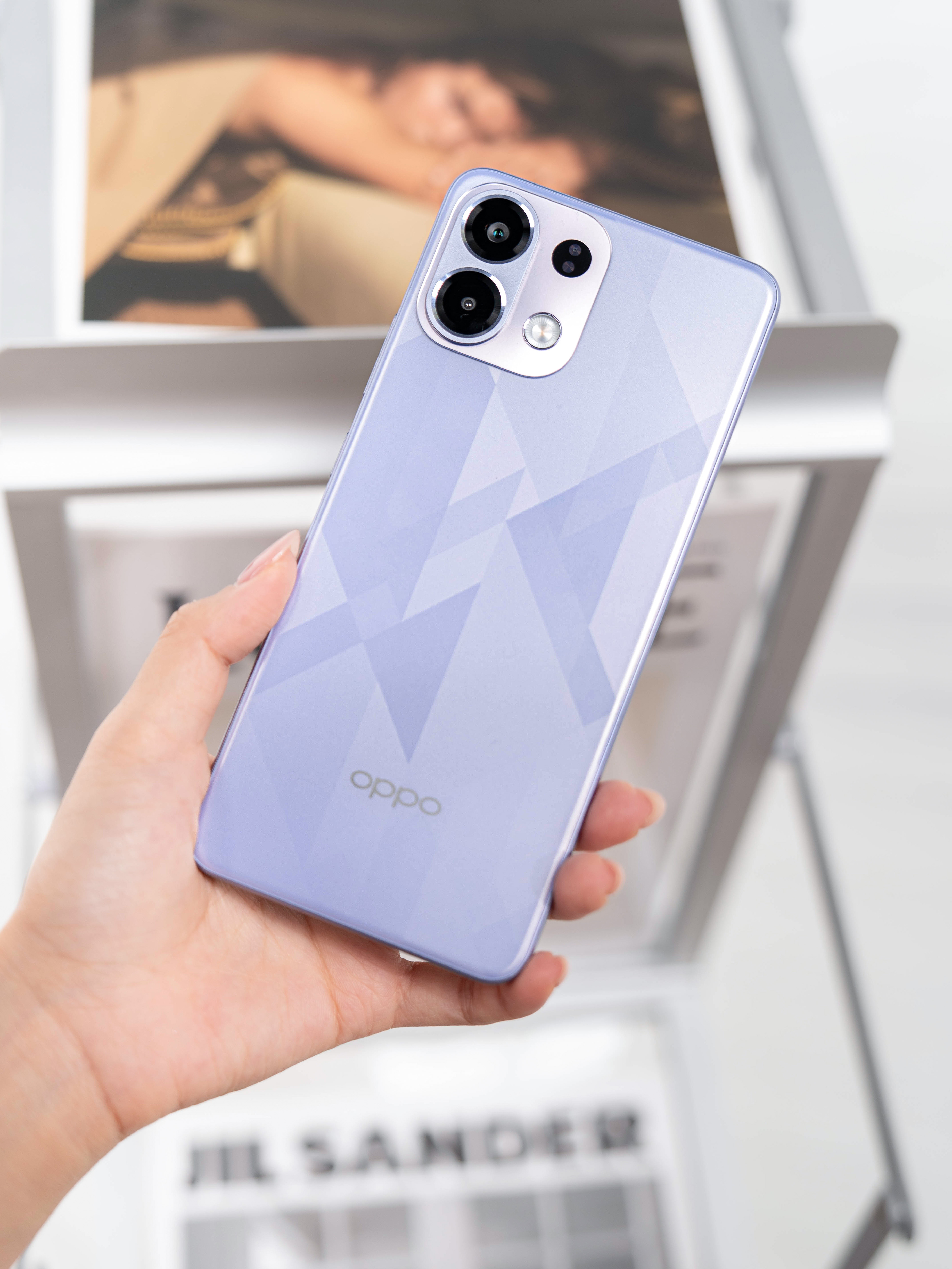 【兔撕机图赏】OPPO K12s这个「玫瑰紫」配色挺耐看，背面不规则的几何纹理点