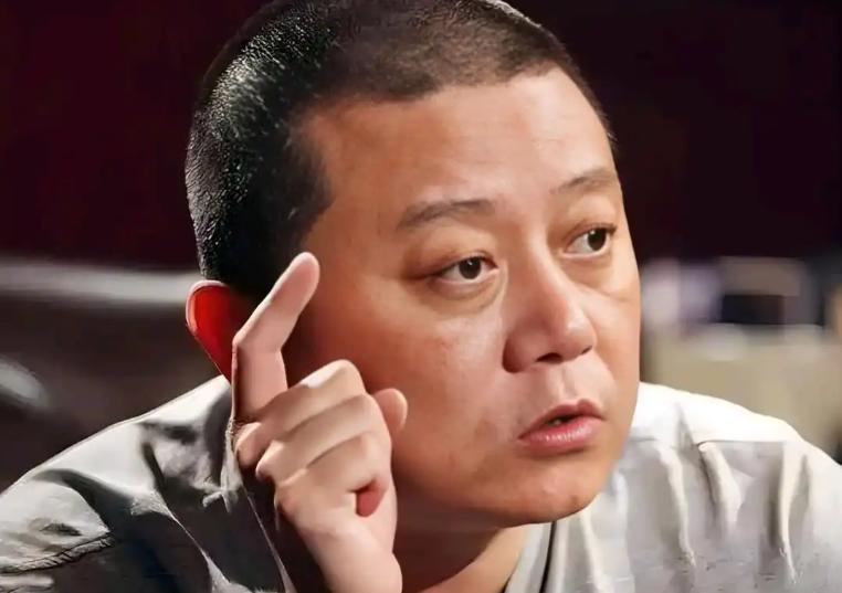 最近才发现，谈到统一台湾，王朔当年那套思路确实够大胆。他说，统一未必非要开战，可