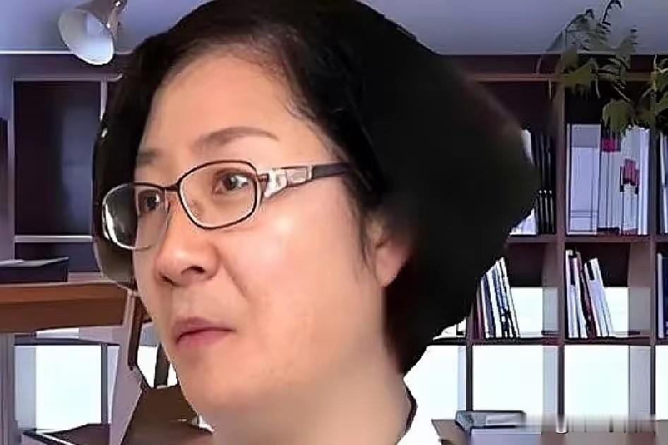 韩学杰一句“再不收外国学生”，直接被骂上热搜。全网说她狭隘、封闭，丢中医的脸，可