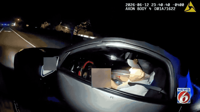 飞驰的85岁美国大爷：半夜驾驶时速170公里汽车玩竞速，被警察当场查扣！在美国佛