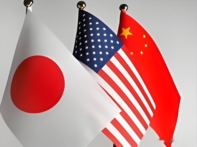 日本舆论场，终于有人勇敢捅破了萦绕数十年的历史窗户纸。一位日本民众的清醒发声，没