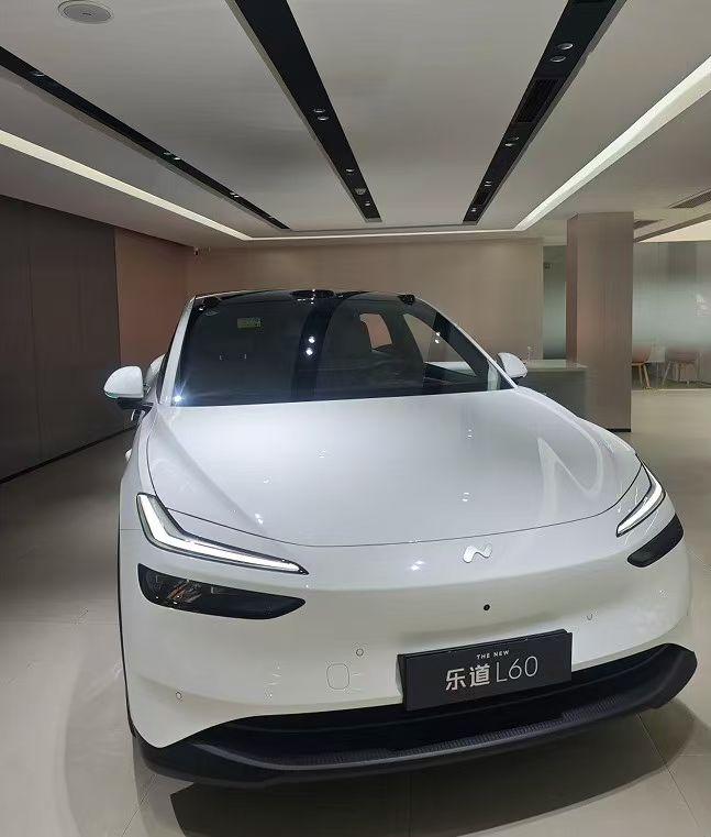 周末去试驾了 2026 款乐道 L60 后驱版，整体感受就是这台车把 “家用好开