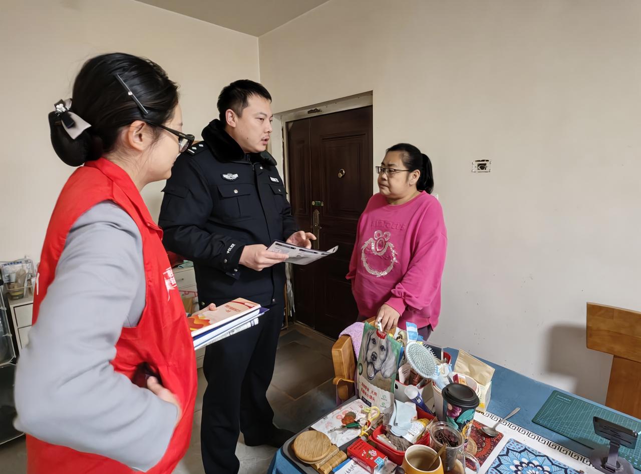 【精准反诈不松懈  守护群众钱袋子】全民反诈在行动 为筑牢反诈防线，文艺路派出所