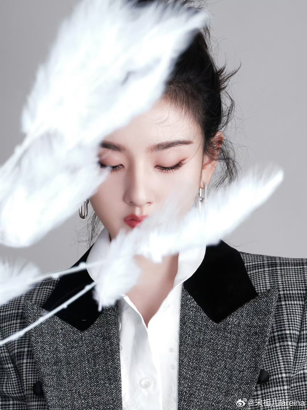 宋祖儿粉丝现状 宋祖儿粉丝现状，粉丝都还挺破防的，只有后援会回应，工作室和当事人