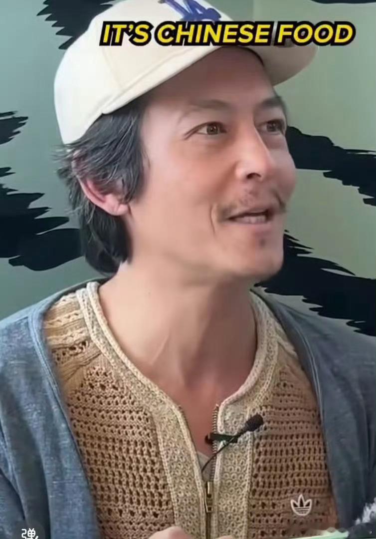 陈冠希撞脸赵本山这就是真正的帅b对于日常的从容吧，根本不带焦虑的～因为毕竟夸别人