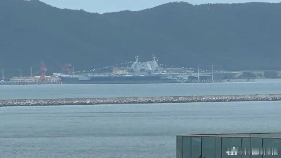 离新闻联播开播还有三分钟，如果没消息的话，那就只能等明天了 ​​​