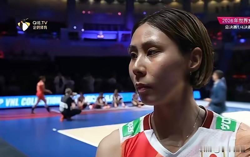 赛前有多嚣张，赛后输得就有多狼狈！日本女排输球后，和田由纪子接受采访，感觉都要哭