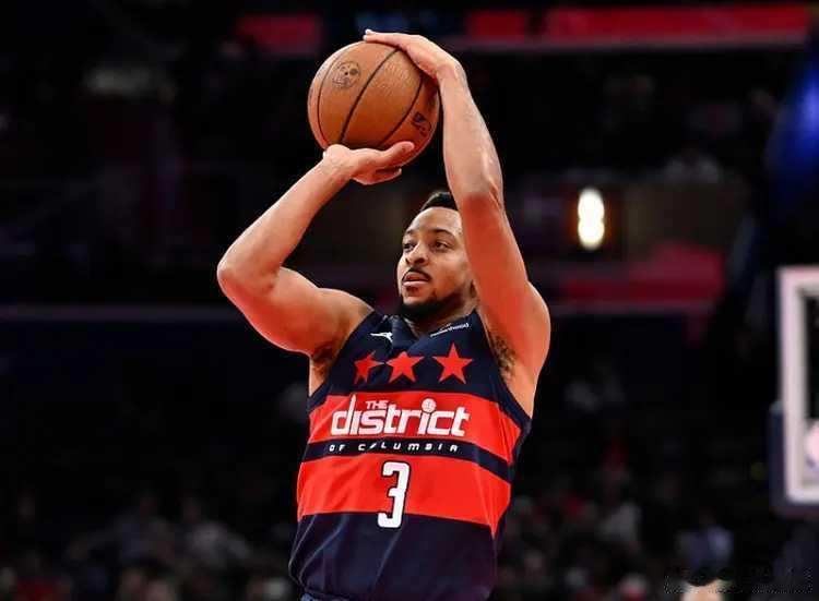 北京时间11月26日，NBA杯老鹰客场对阵奇才，奇才开局状态火爆取得45-16领