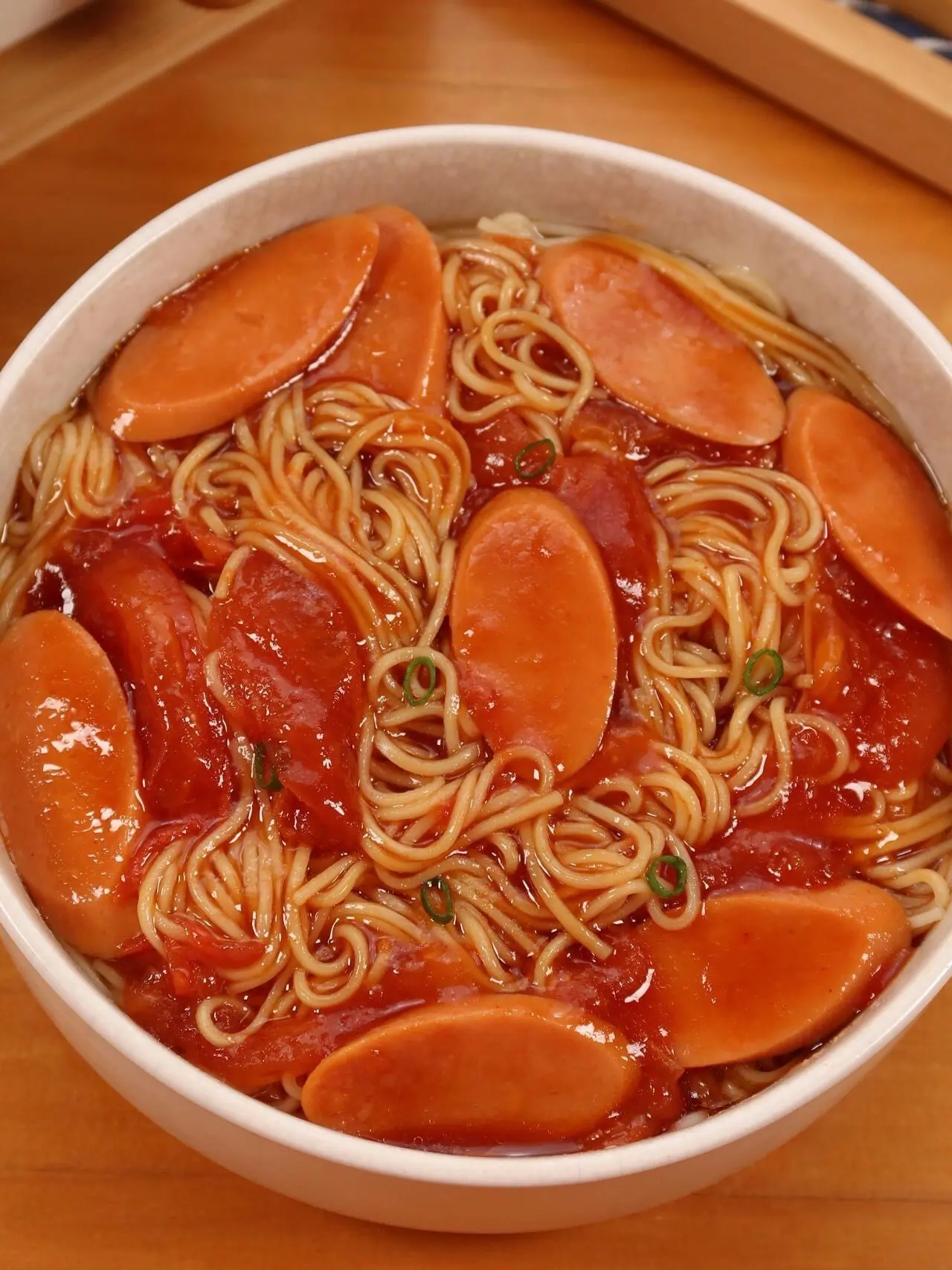 番茄火腿盖浇面，男人会做饭 帅过彭于晏～
