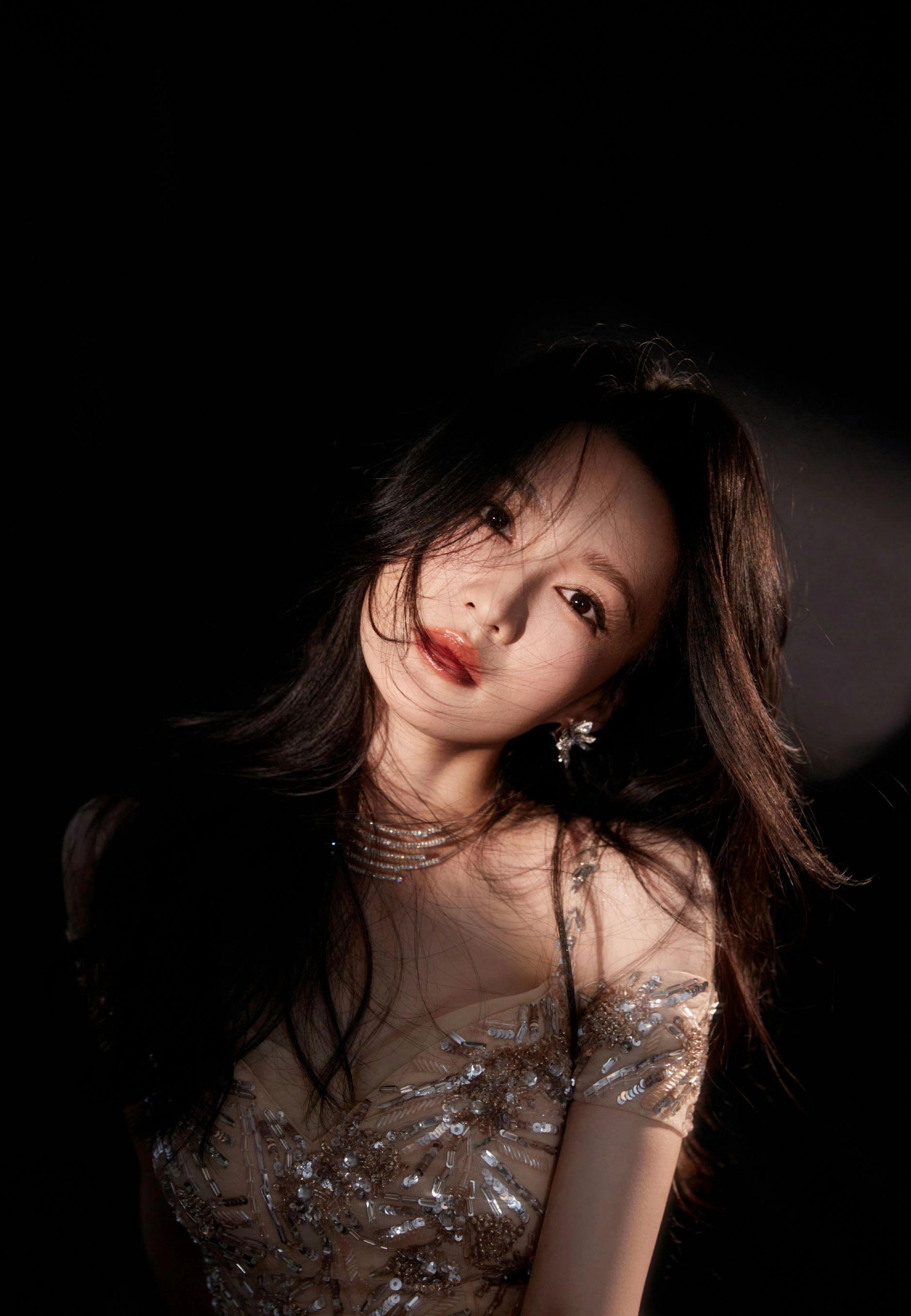 李沁。不一样的妆造，不一般的美女