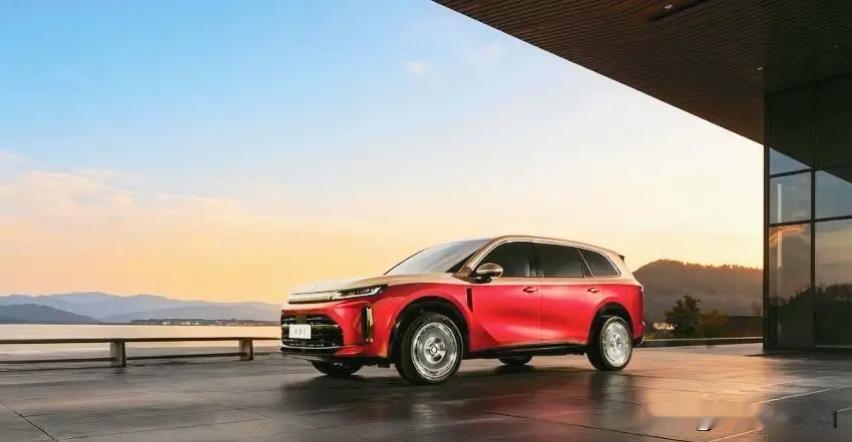 Pro，入门即高阶
拒绝智驾配置差异化，华境S做到真正的全系公平。无论是哪一版本