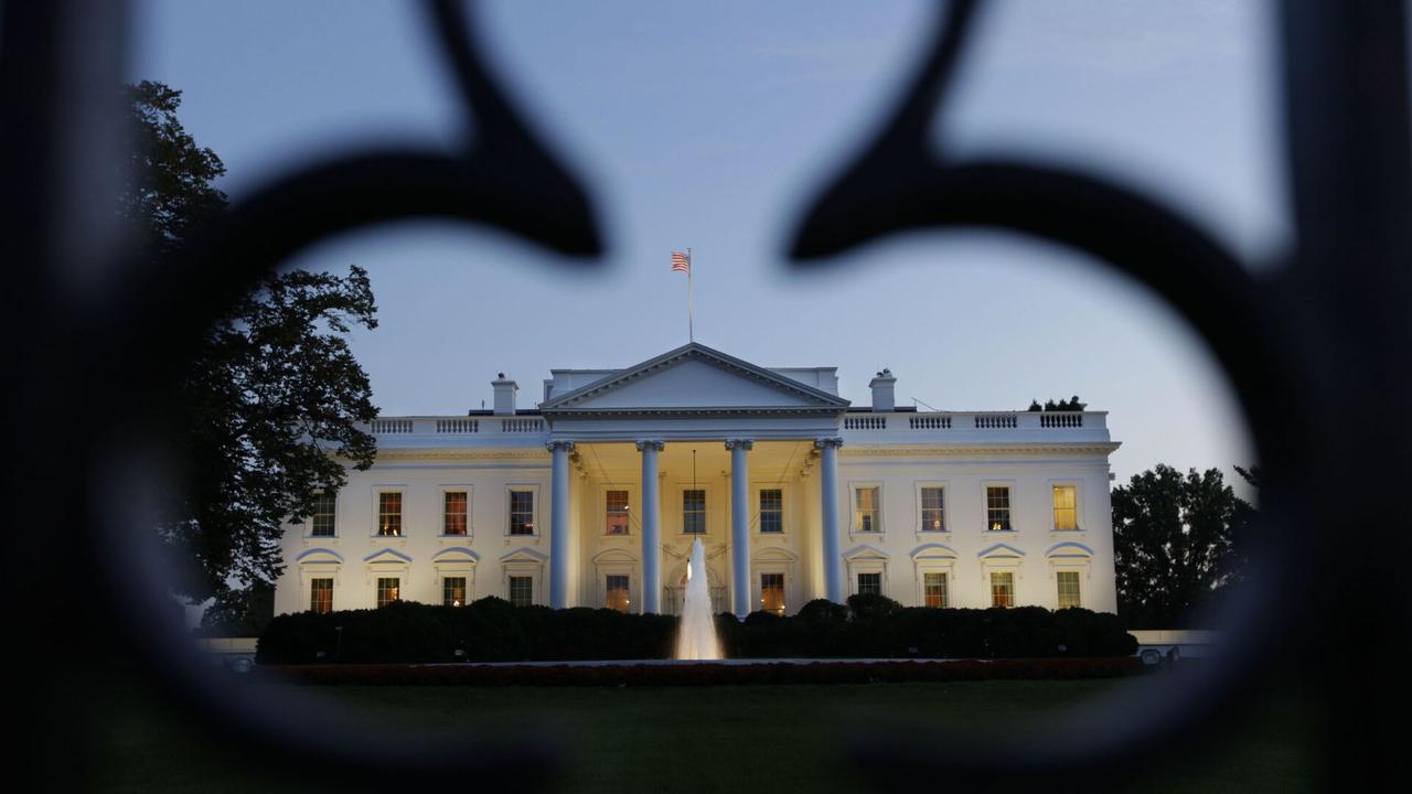 白宫：美国在持续18天的冲突期间共击中7800个目标、击沉120艘伊朗军舰

俄