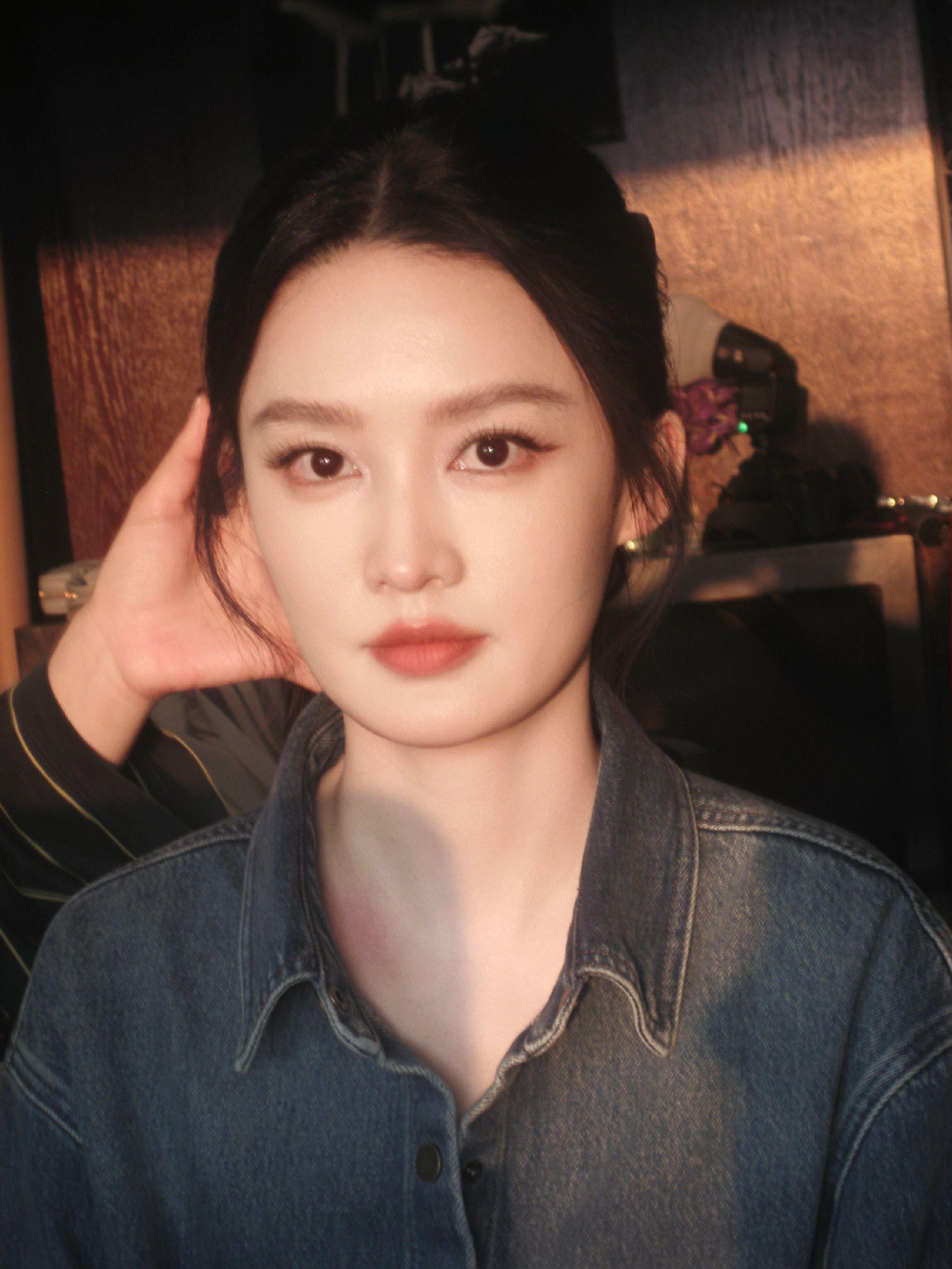 沁就这样美美美，苗就这样拍拍拍📸