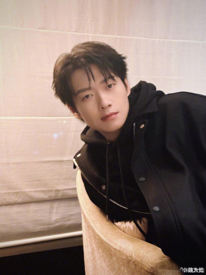 魏大勋推荐何炅谢娜上周五晚高疯 这波梦幻联动狠狠期待了！魏大勋杨迪喊话何炅谢娜加