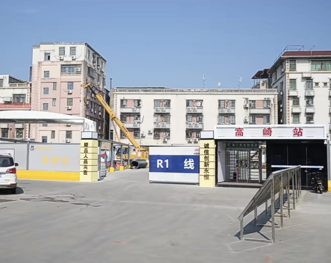 厦漳泉R1线高崎站开始围挡作业。

作为闽南都市圈大动脉，厦漳泉R1线，将来要承