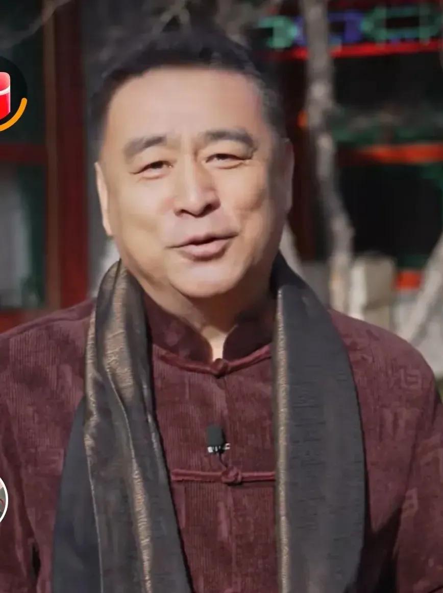 刚才张宏民老师在抖音上的短视频，朗诵着诗歌，那声音好有磁性。感谢抖音平台，感谢自