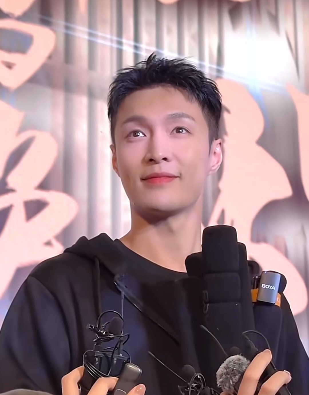 宝宝的眼睛 永远是亮晶晶的…🥺 
