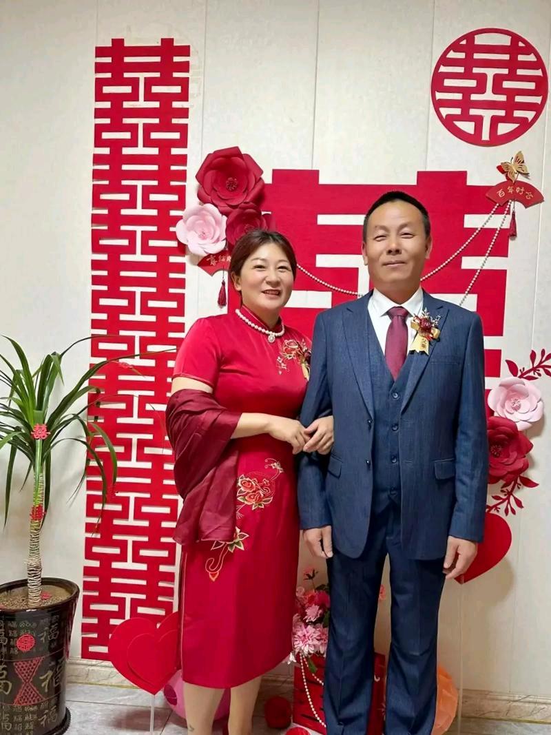 支持老爸再婚的儿女

我比较熟悉的一位老人家，刚退休不多年老伴便走了，剩下他一人