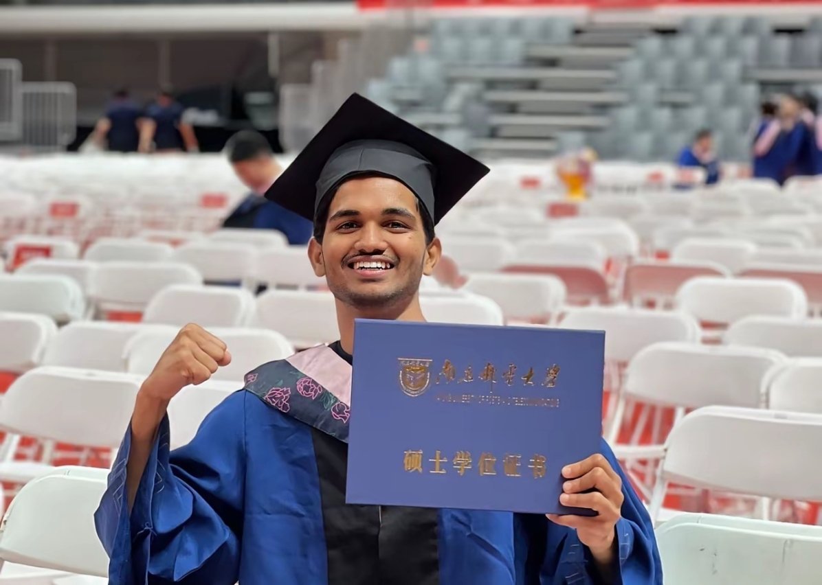 印度留学生毕业啦 