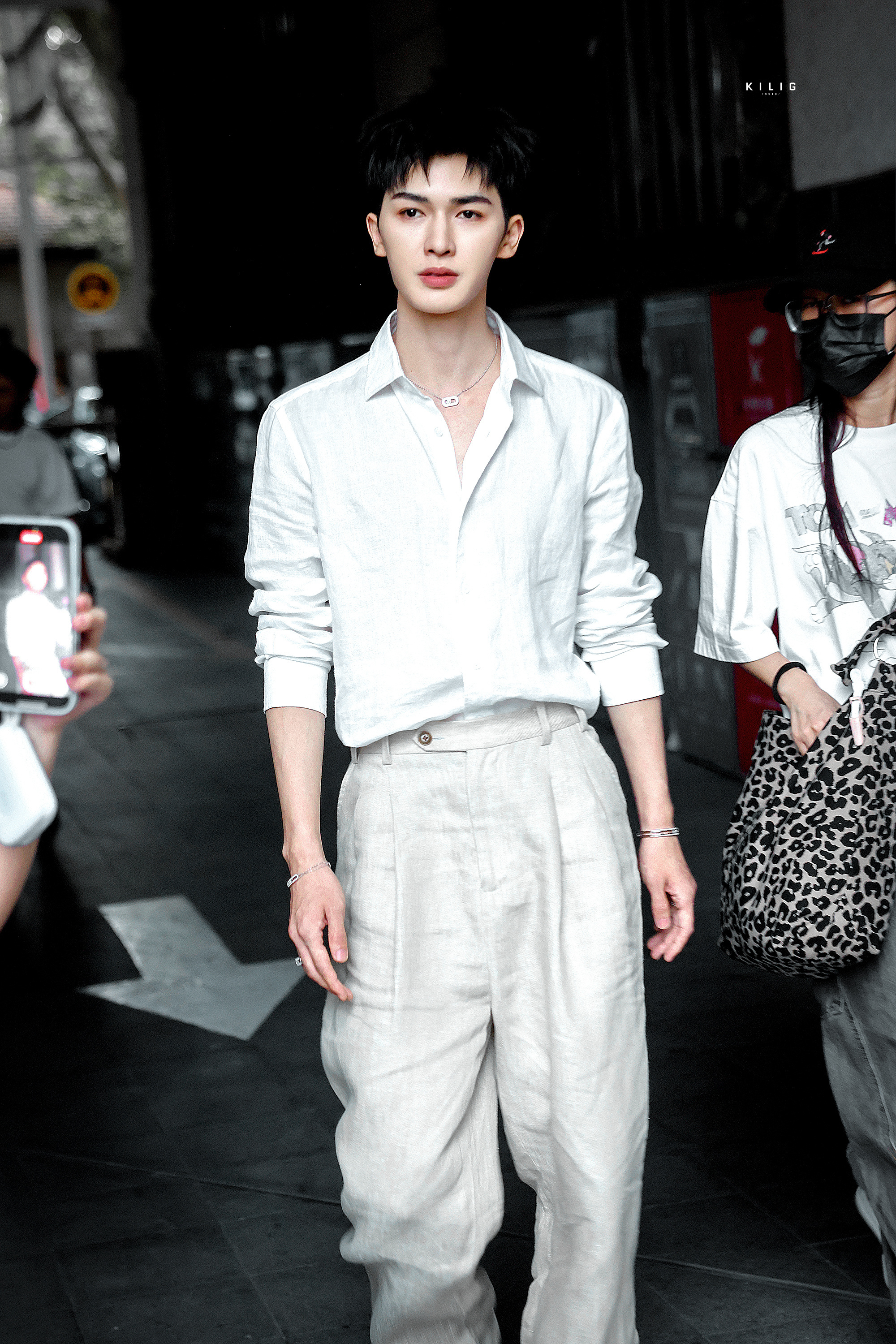 朱正廷 zzt朱正廷愤怒的老虎 zzt朱正廷苏洋 你是林间流萤在仲夏夜里，为我点