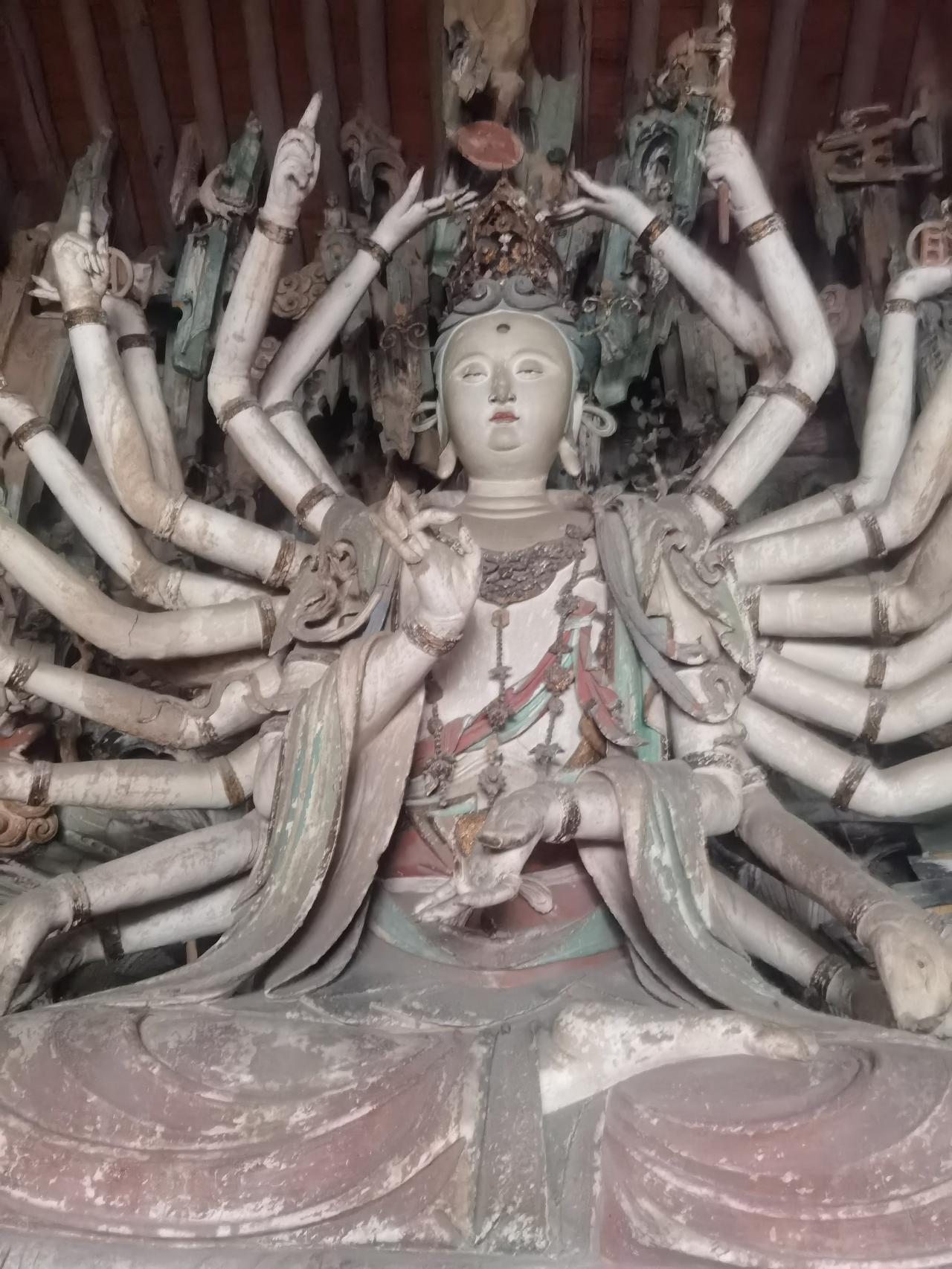 青城印记
今天发六张在山西拍摄的国宝单位寺院元代泥塑，供大家欣赏。欢迎点评。