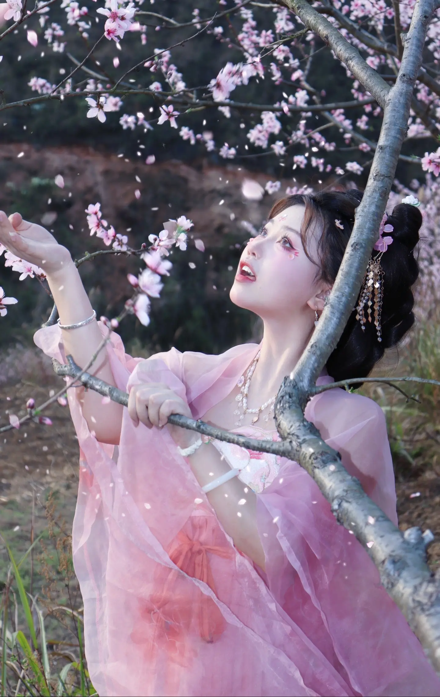 风吹的瞬间 生命力涌动🌸。