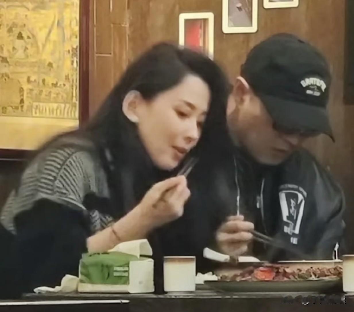 唉，你二位那么有钱，怎么吃得这么寒酸呢？