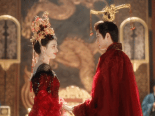 成何体统庾晚音大厦女帝 谁能不爱这样的庾晚音❤️！温柔有力量，清醒有格局，对朋友