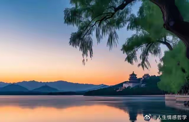 真正的内心强大，就是活在自己的世界里，而不是活在别人的眼中和嘴上。为人处事靠自己