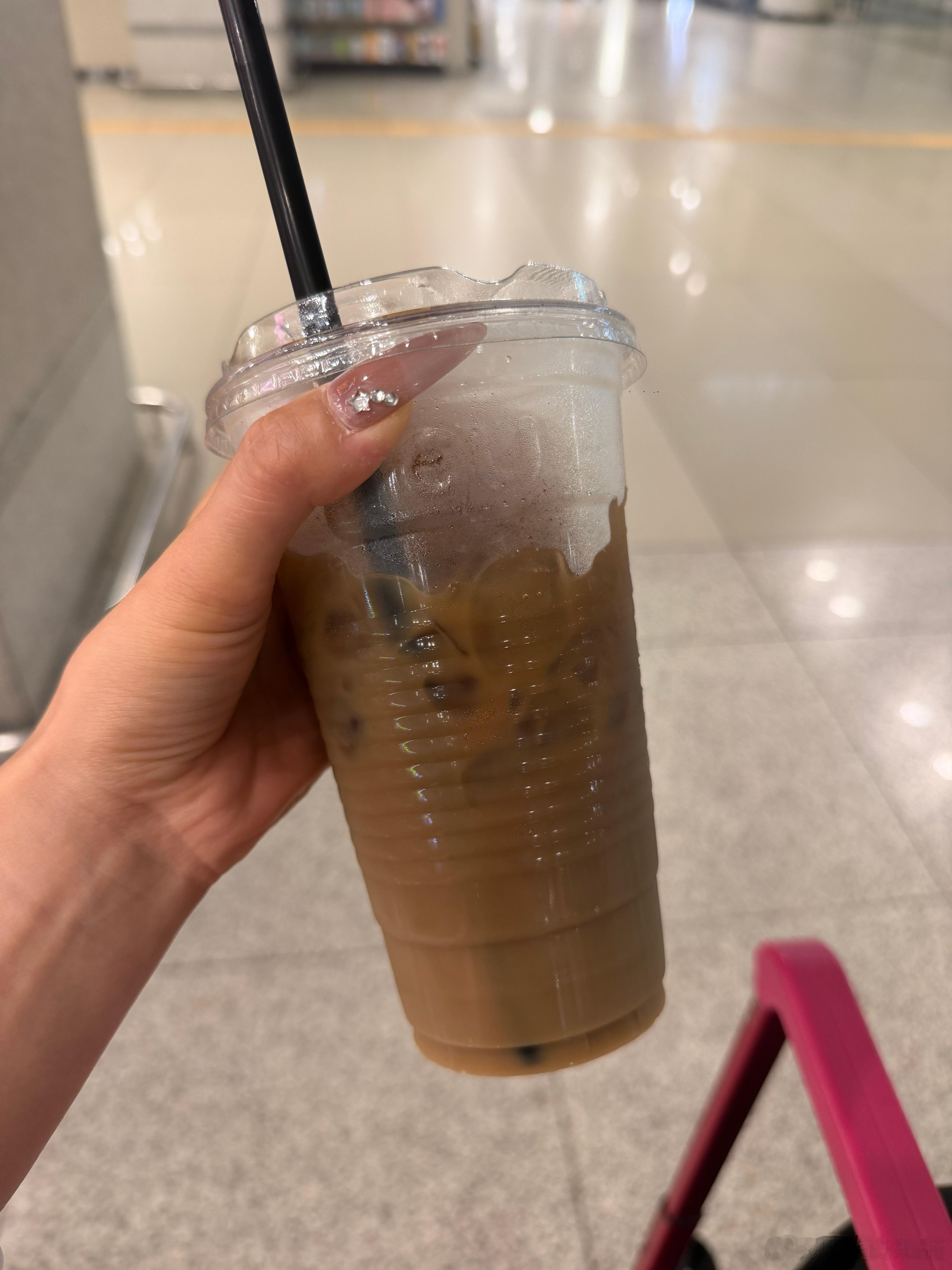 现在来韩国跟回家一样都不用看路了来到小韩又不困，不饿不累了[哈哈][哈哈][哈哈