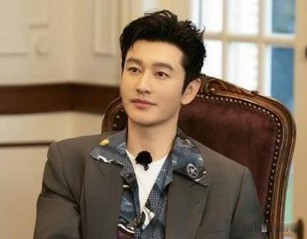 黄晓明播客直言遗憾，杨颖带娃逛不躲镜头，离婚后的体面在哪？