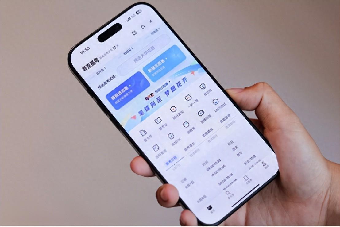 一个AI“吃下”了几百位志愿专家的经验，还不要你一分钱

我们总说，AI要“像人