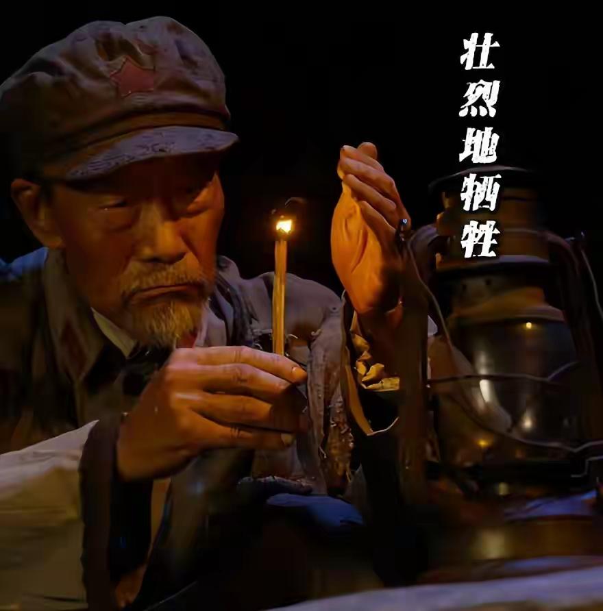 从艺当学李雪健
近日的《长征颂歌》晚会，72岁的李雪健带来情境表演《曙光在前》，