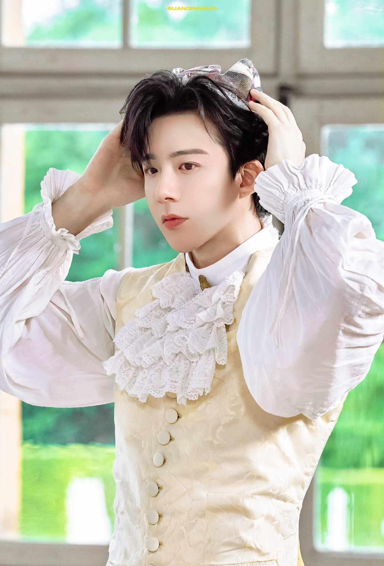 妙脆角大王👑
刘宇宁
调色