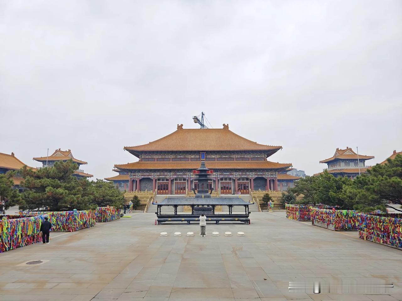 #冬日生活打卡季# 长春北湖公园万寿寺，相传始建于清代嘉庆二年，其工程规模可与北