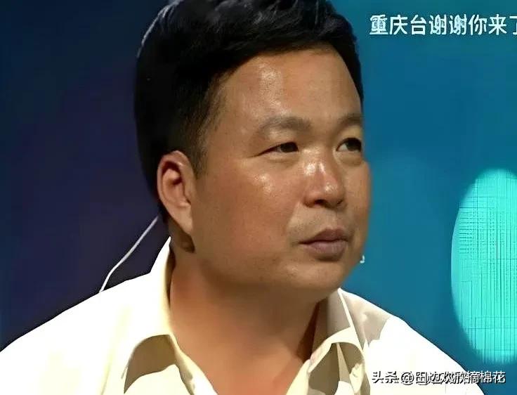 山东1女孩父亲去世，母亲瘫痪，无奈她辍学打工，1陌生男子不忍心资助她上大学，谁知