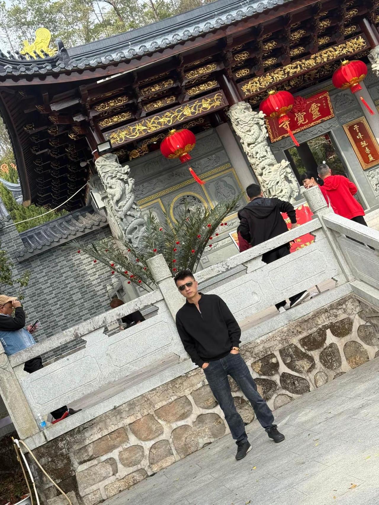 新的一年，在这祝大家新年快乐，心想事成！