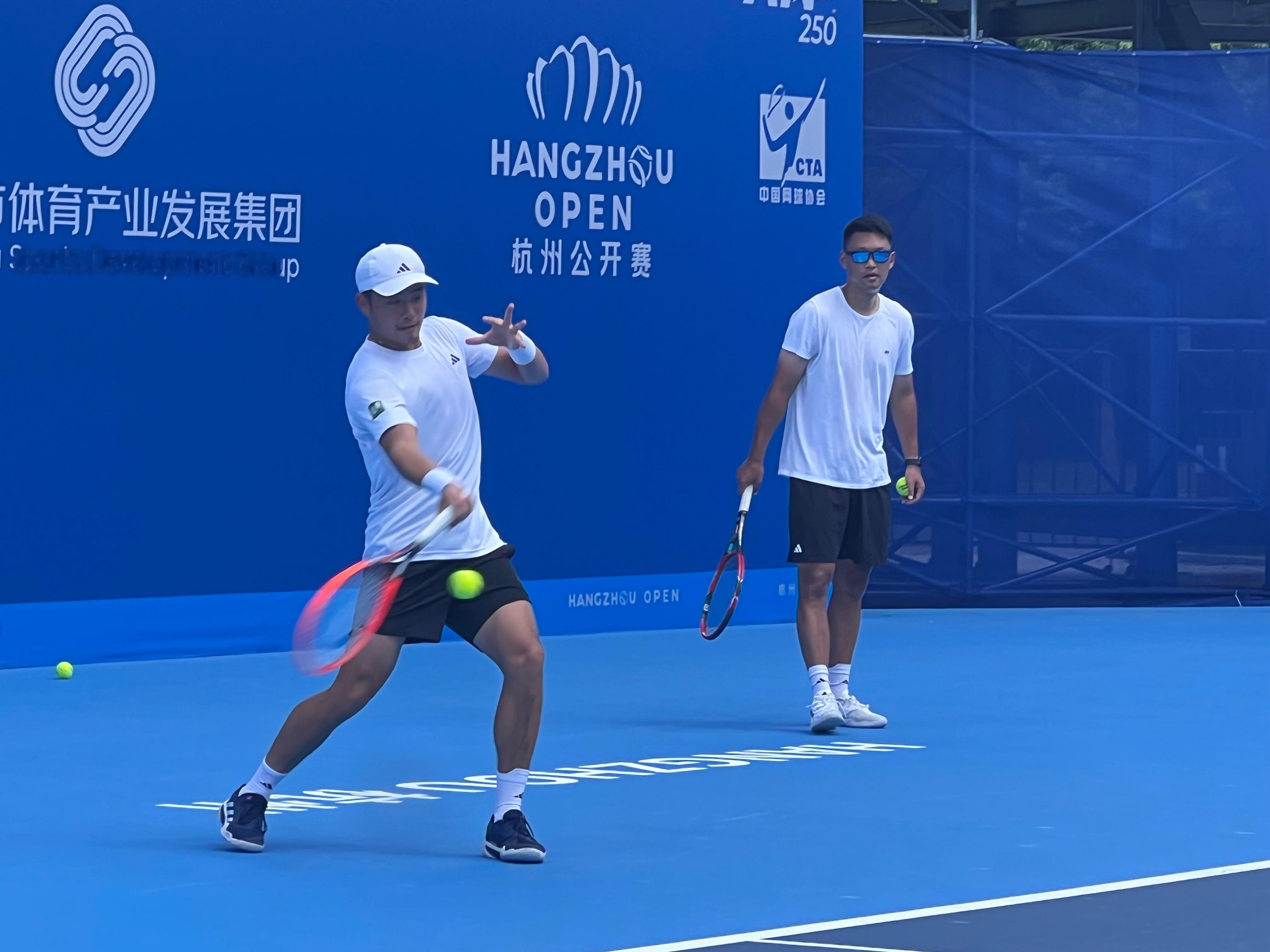 吴易昺：“我当然也会忧伤，但我也学会了接纳”文/张奔斗每一个曾经见过并且醉心于当