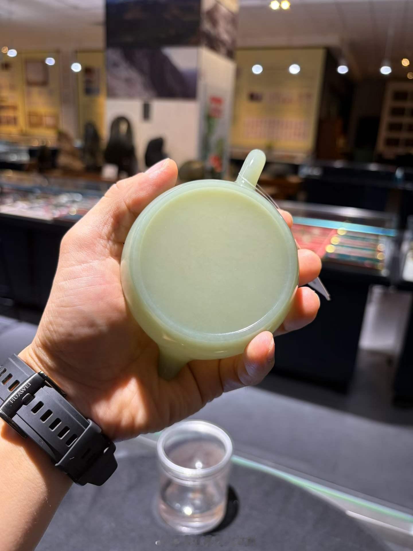 摆件，器皿，黄玉，薄胎一片冰心在玉壶，两件套，又细又润。整料掏出来的，定期保养下
