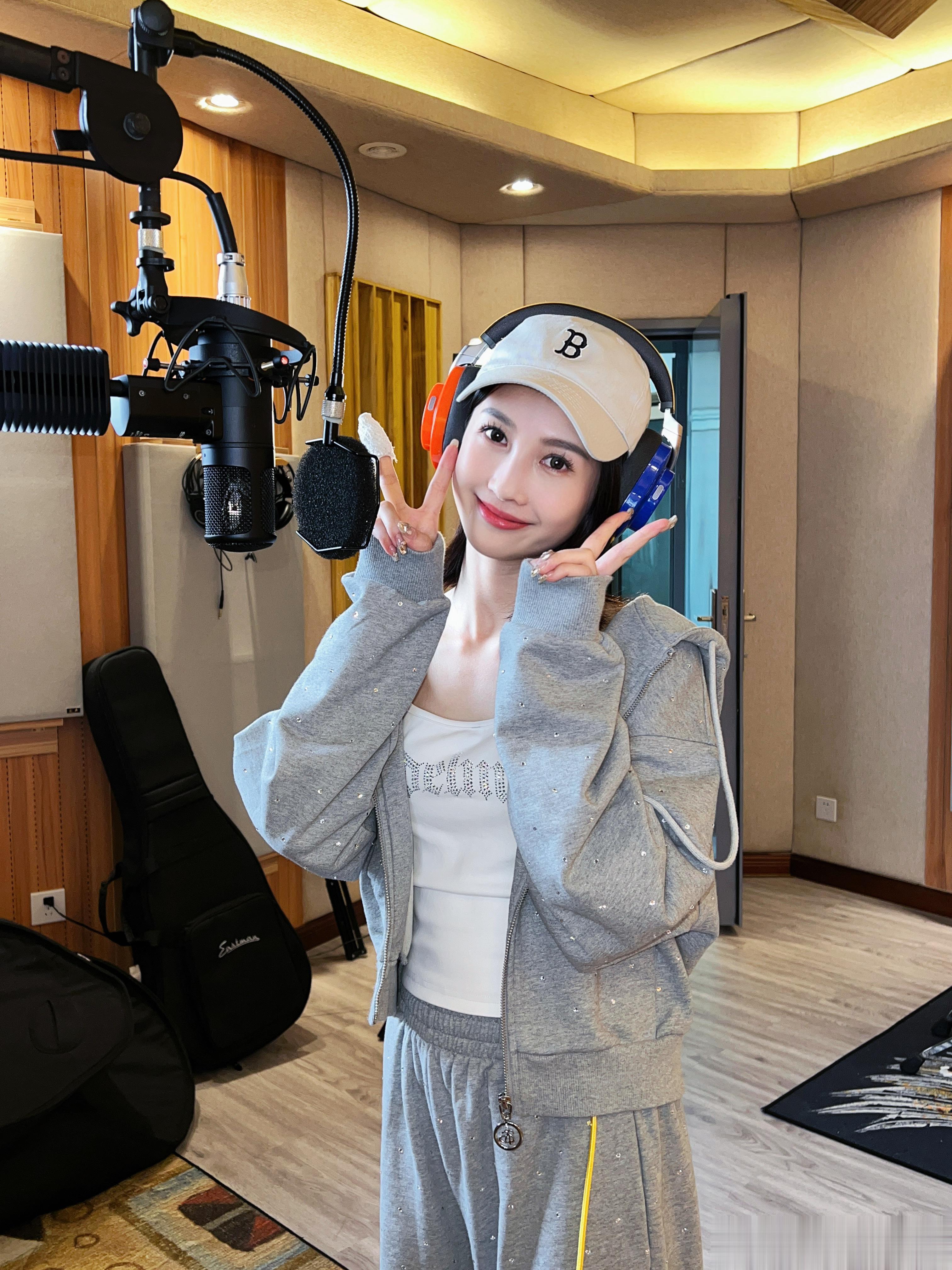 很荣幸能为家乡录制宣传歌🎧  ​​​