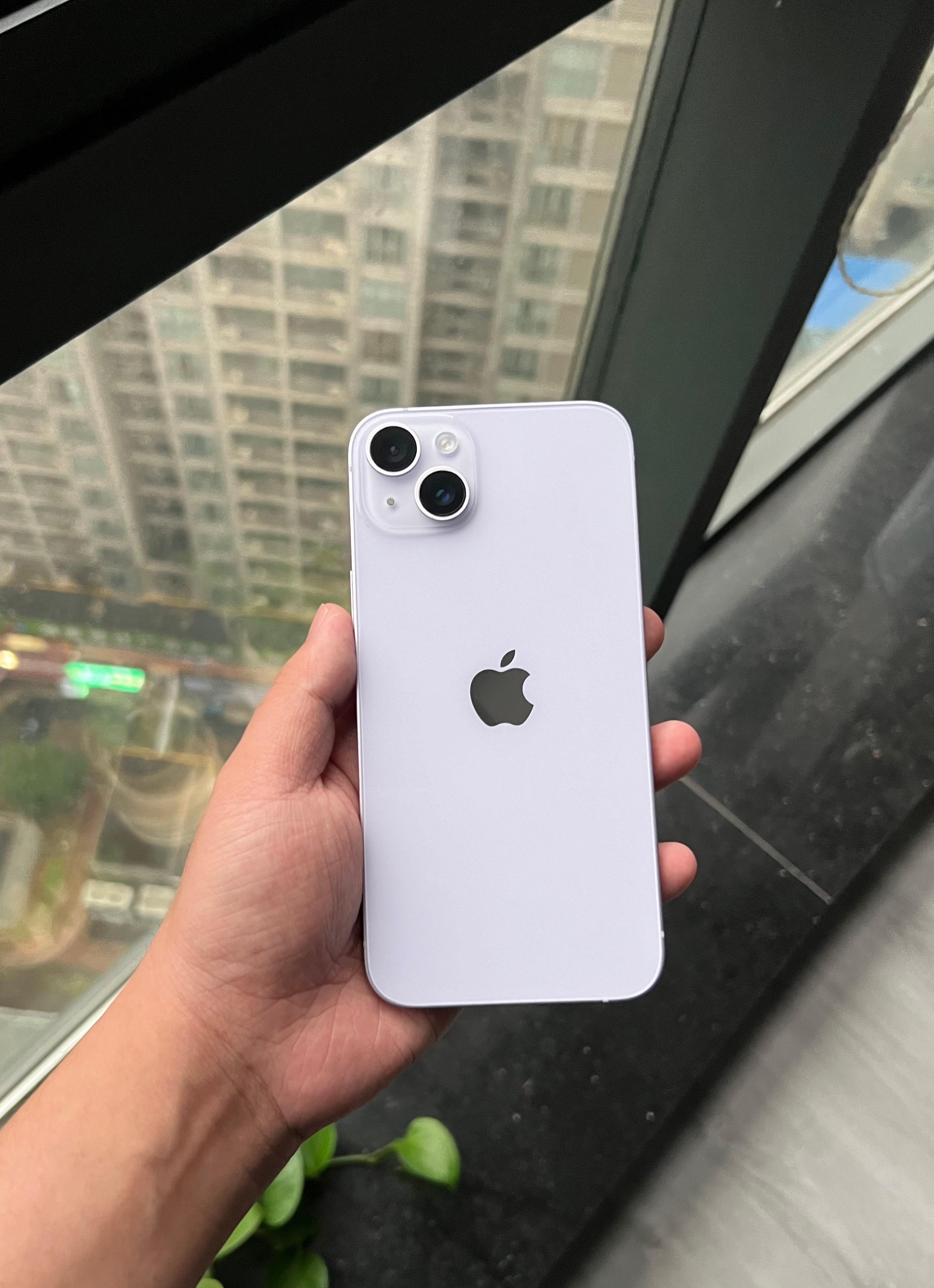 iPhone14 Plus 256G 紫色，屏幕划痕，外壳小磕碰掉漆，🔋效率7