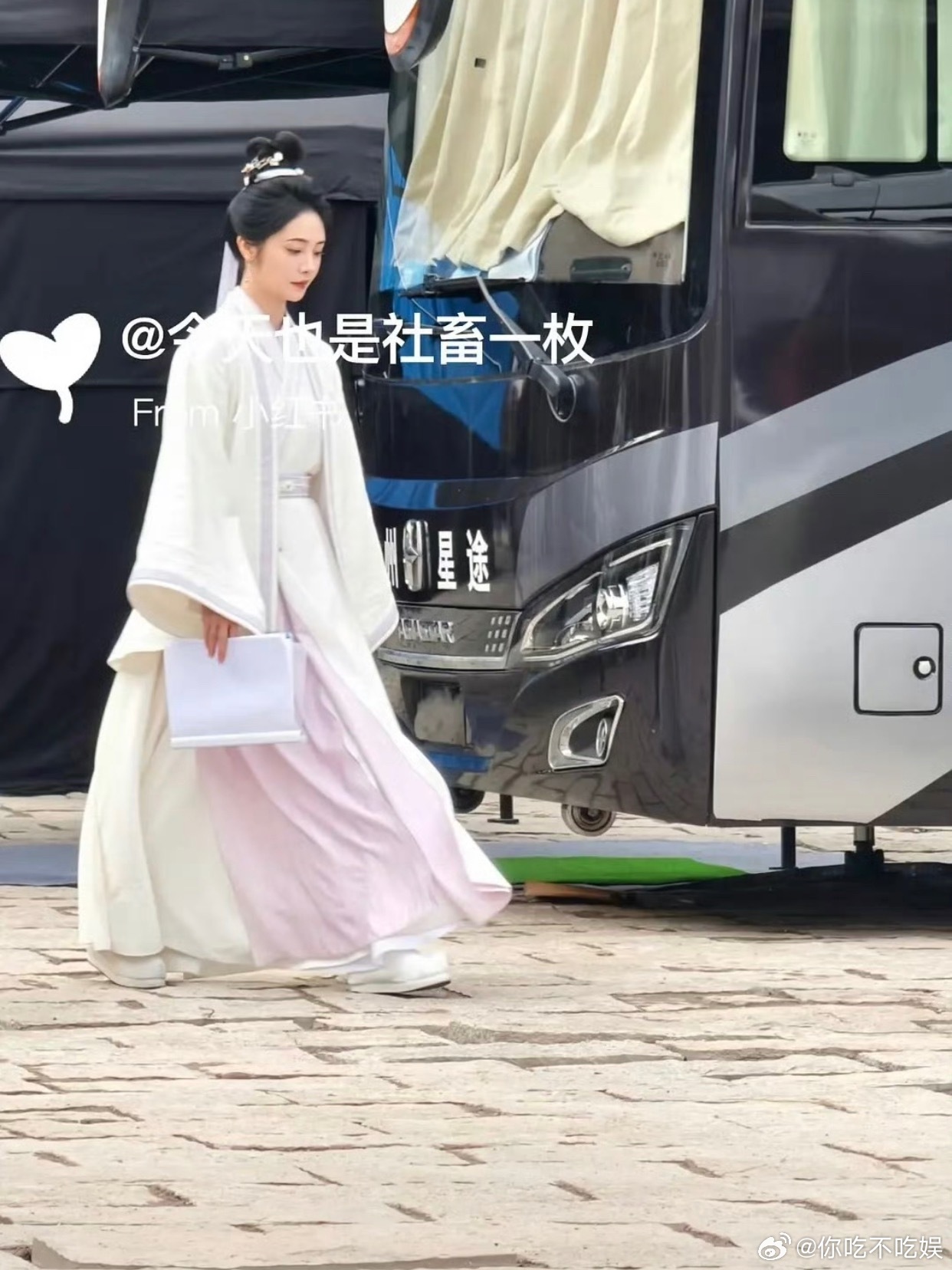 路人实拍这是不是有点没顶住高清镜头 