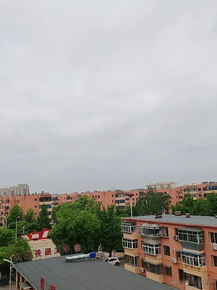 72岁老大姐，
山东威海，
没有退休金，
她说找伴不需要老头负责养老钱，
自己有