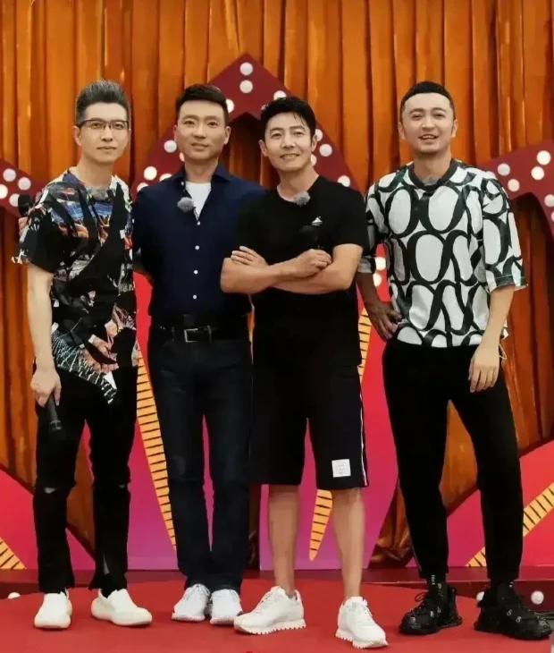 央视最帅男主持人
尼格买提，撒贝宁
康辉，朱广权留影
尼格买提 撒贝宁 
康辉