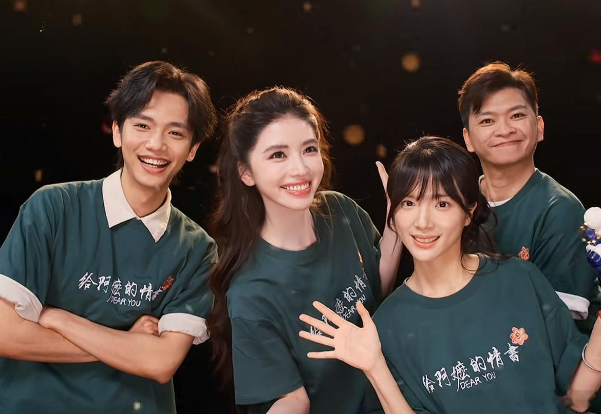 方圆撞脸angelababy感觉方圆美商很高，妆容每次都是简约清爽，不会化那种网