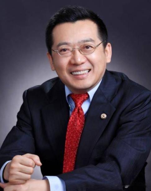 “绝不允许他再回中国！”中国科学家潘锦功制造出发电玻璃，希望帮助祖国发展，却接连